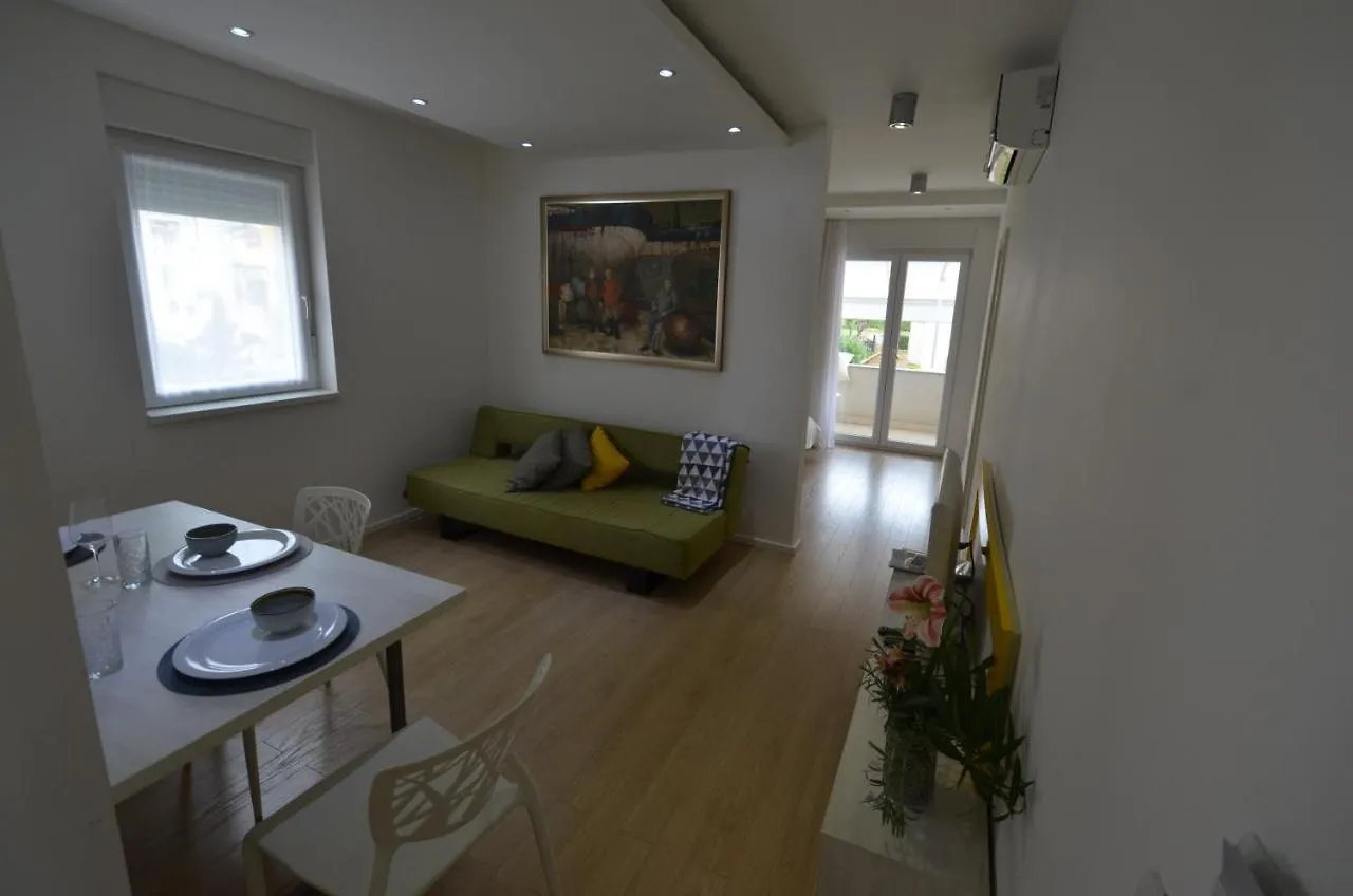 Apartments Karmen Maria Novigrad